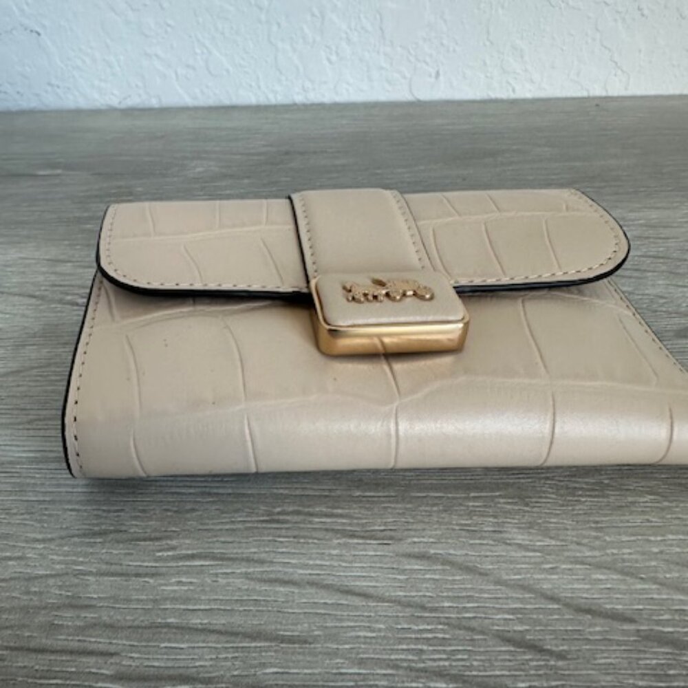 Grace Medium Beige Coach Signature Canvas Wallet Style No. CE686 - Picture 5 of 5